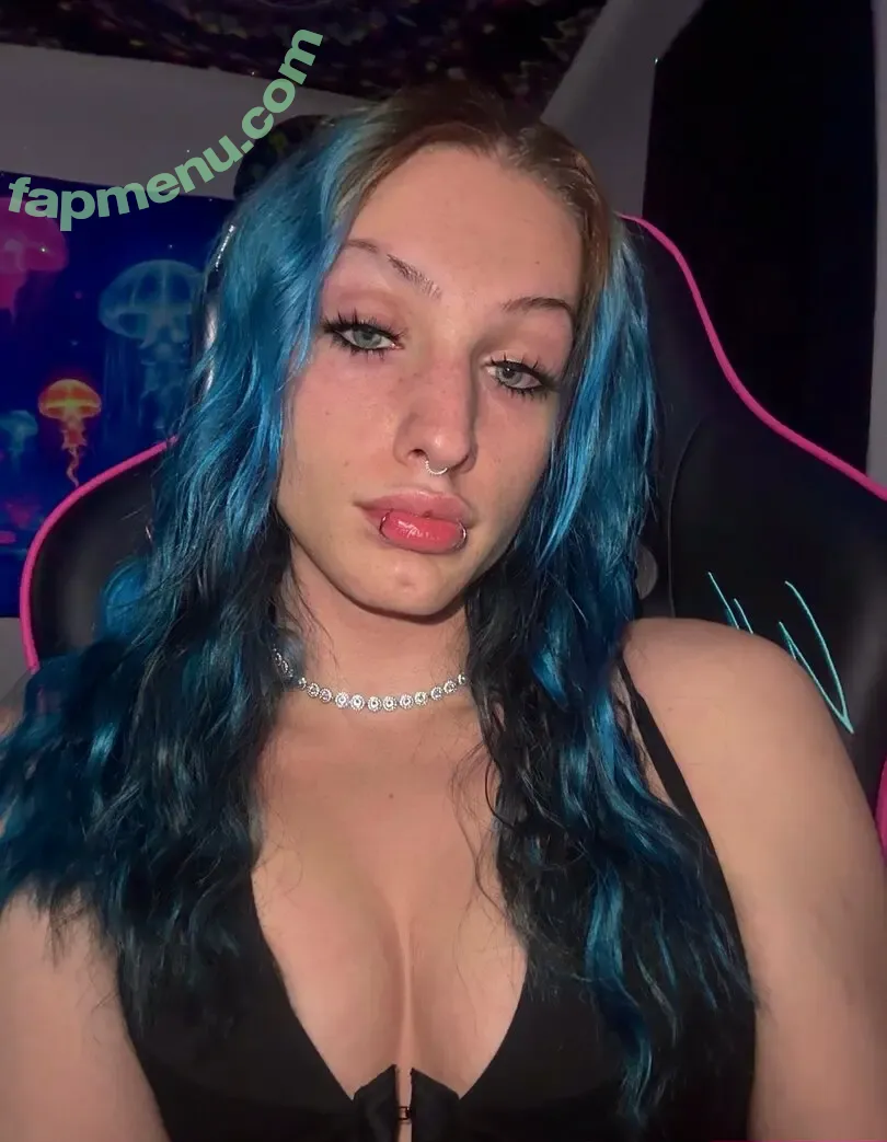 vylyria nude photo #0026 (vylyra)