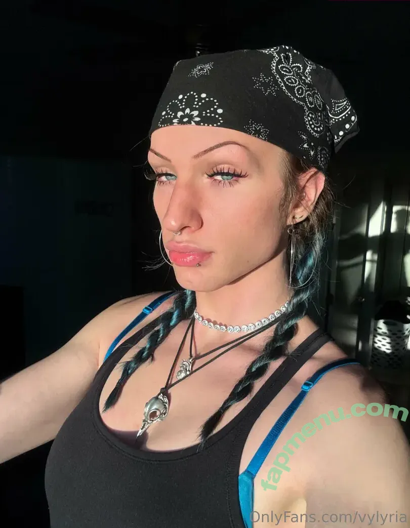 vylyria nude photo #0027 (vylyra)