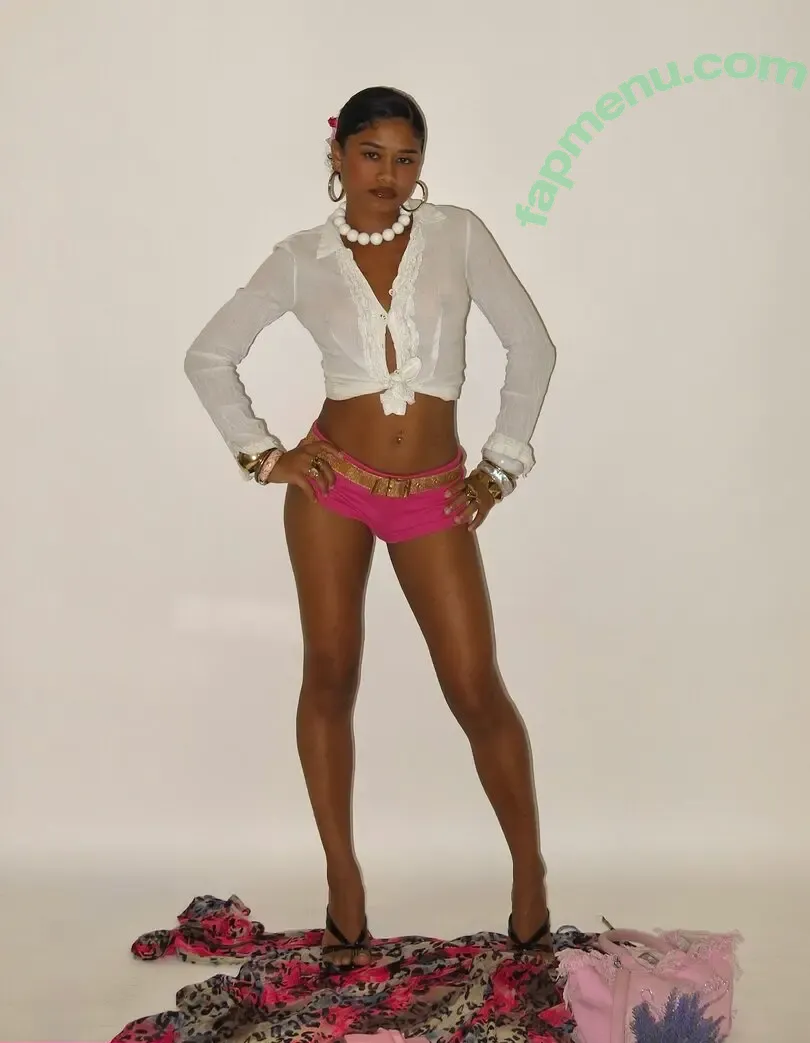 wahyne nude photo #0032 (beachhappy / wahyne_)
