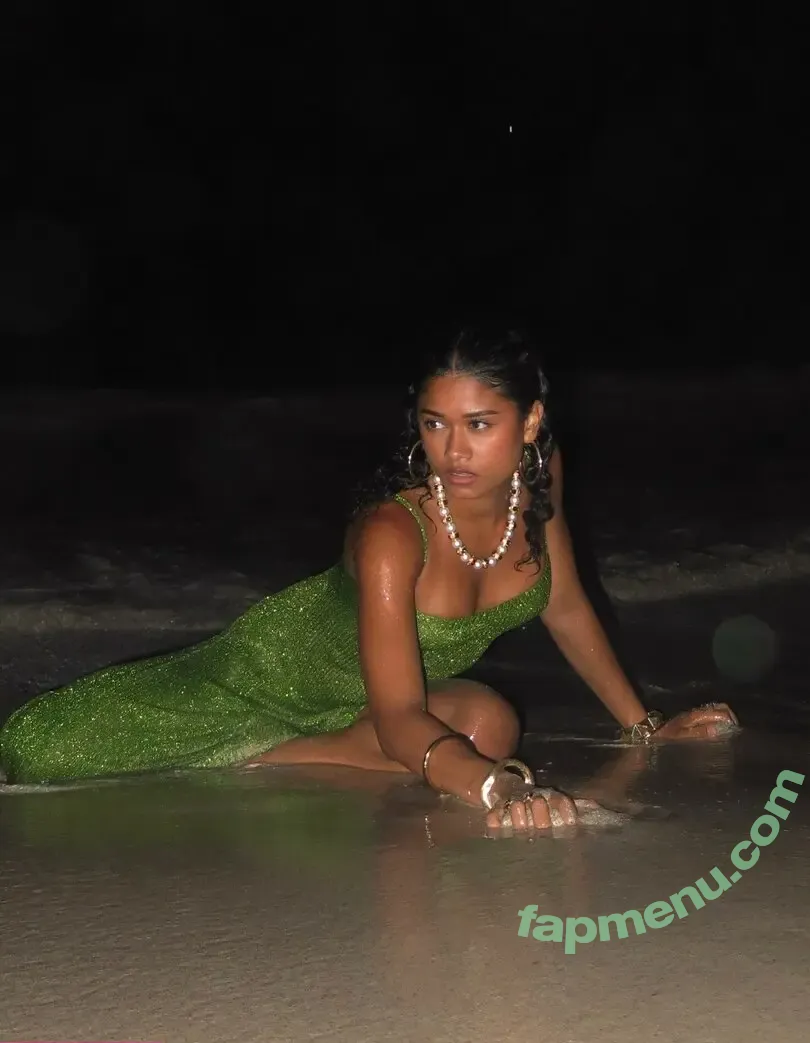 wahyne nude photo #0044 (beachhappy / wahyne_)