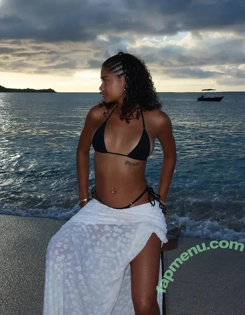 wahyne nude photo #0088 (beachhappy / wahyne_)