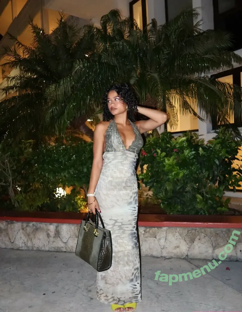 wahyne nude photo #0125 (beachhappy / wahyne_)