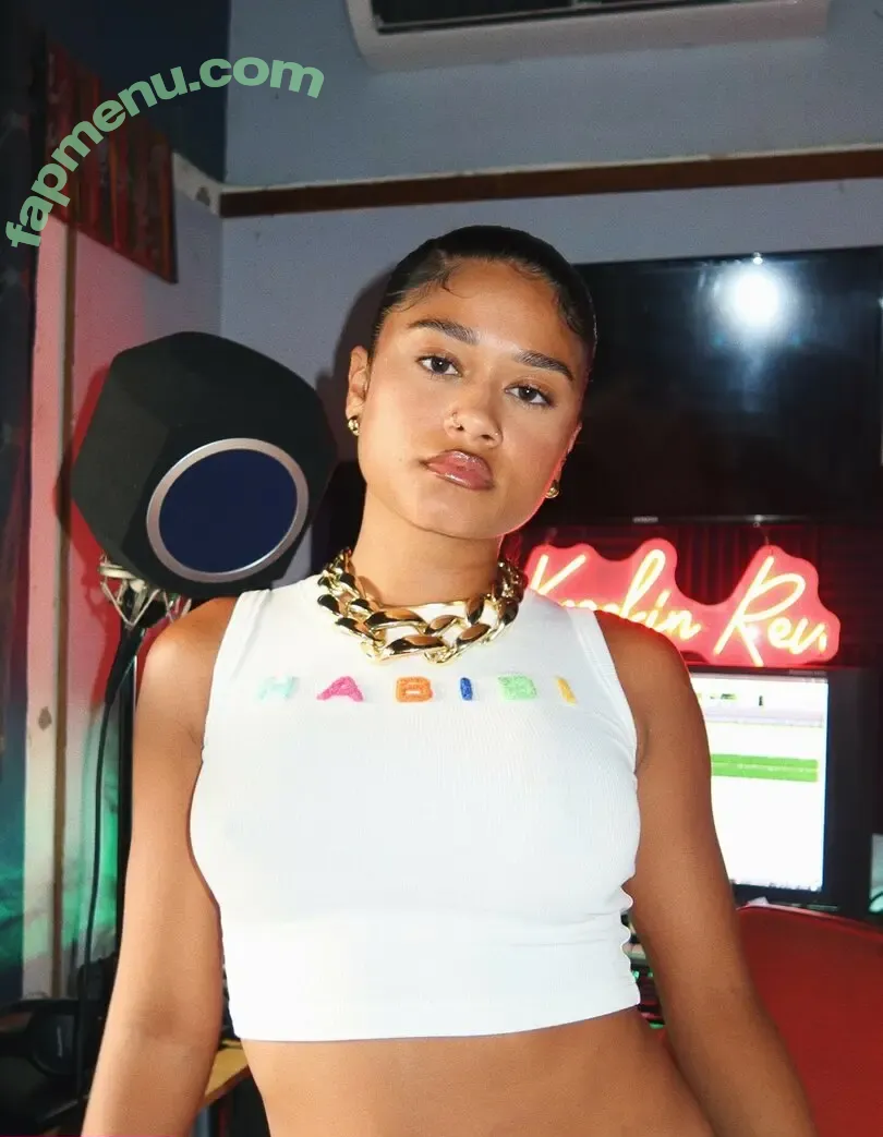 wahyne nude photo #0210 (beachhappy / wahyne_)