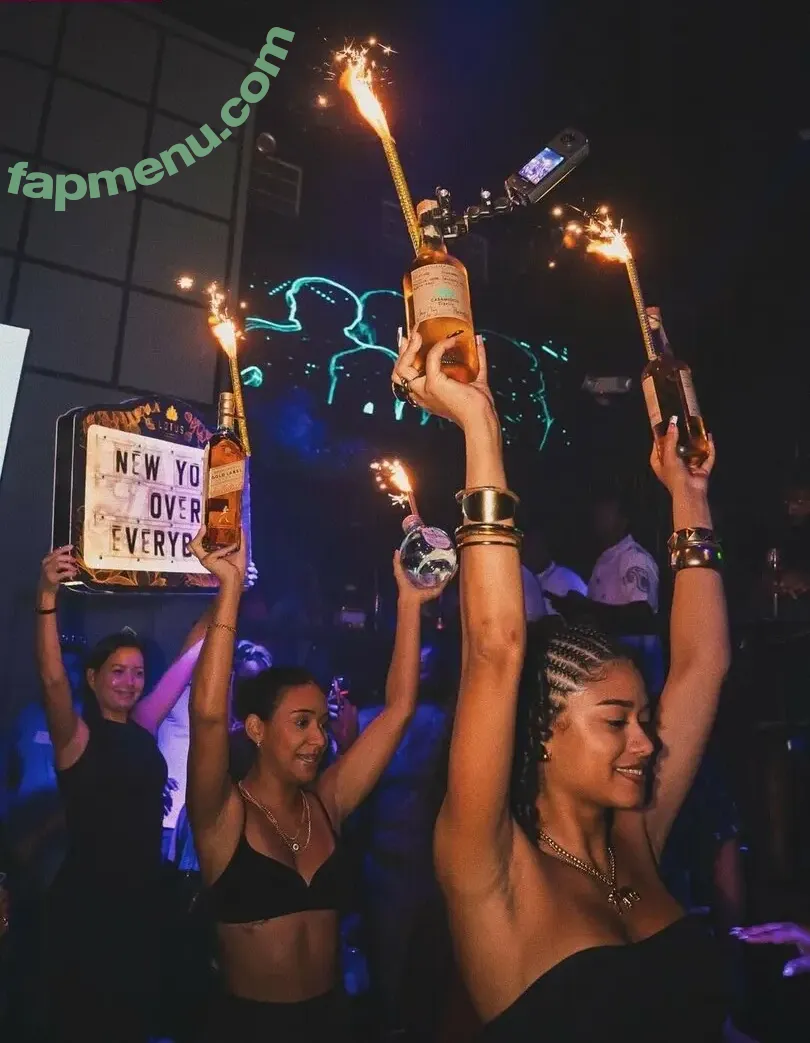 wahyne nude photo #0211 (beachhappy / wahyne_)