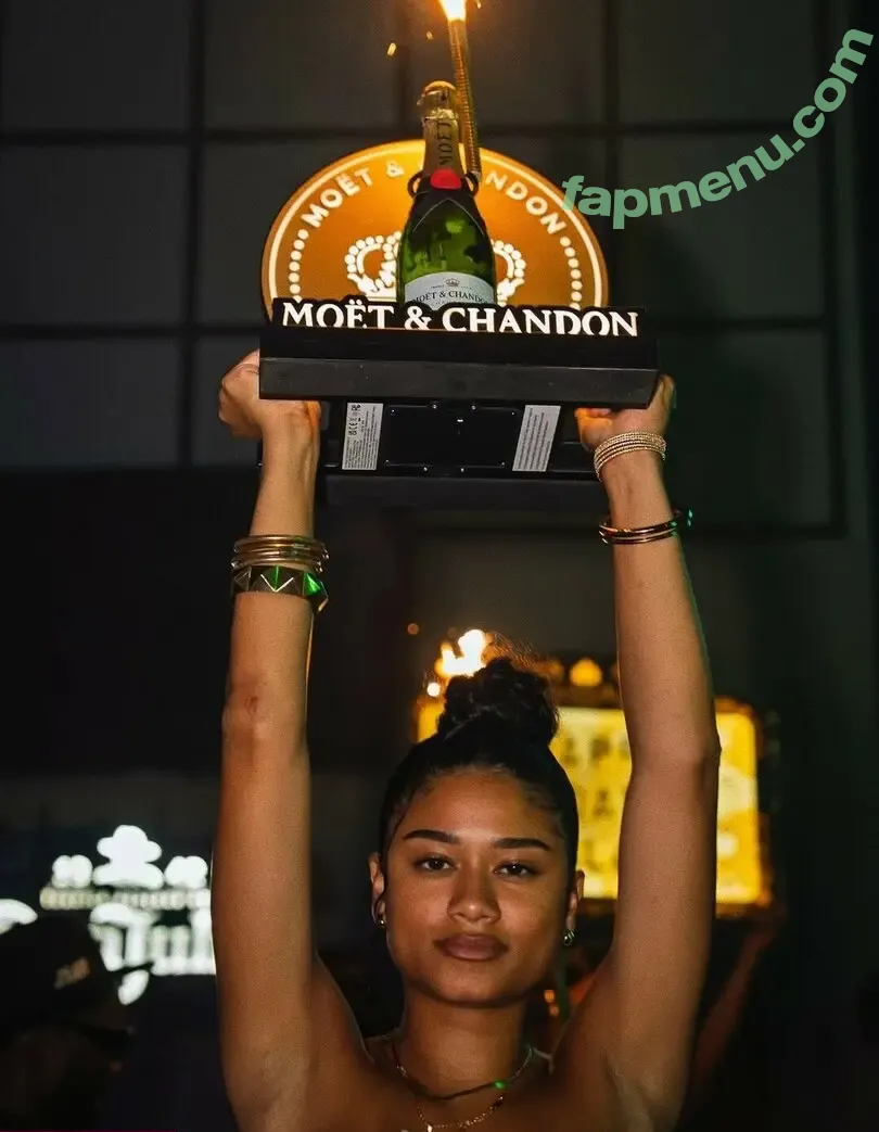 wahyne nude photo #0213 (beachhappy / wahyne_)