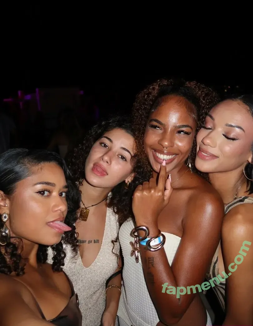 wahyne nude photo #0221 (beachhappy / wahyne_)