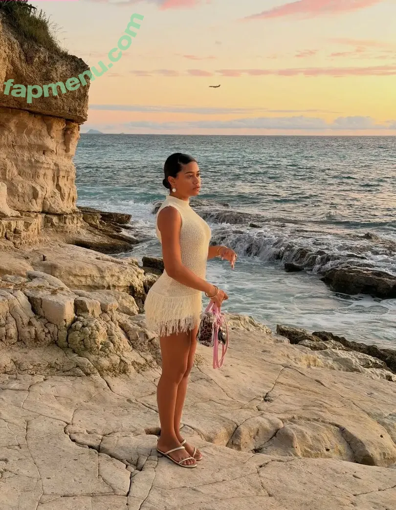 wahyne nude photo #0251 (beachhappy / wahyne_)