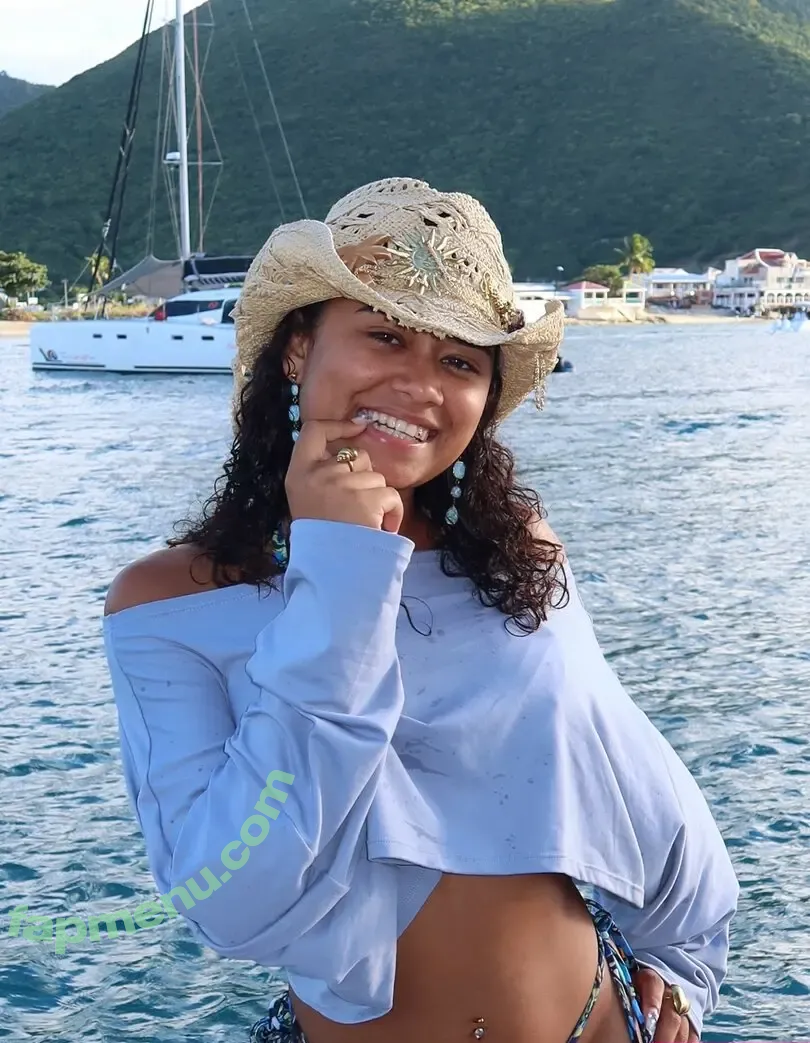 wahyne nude photo #0256 (beachhappy / wahyne_)