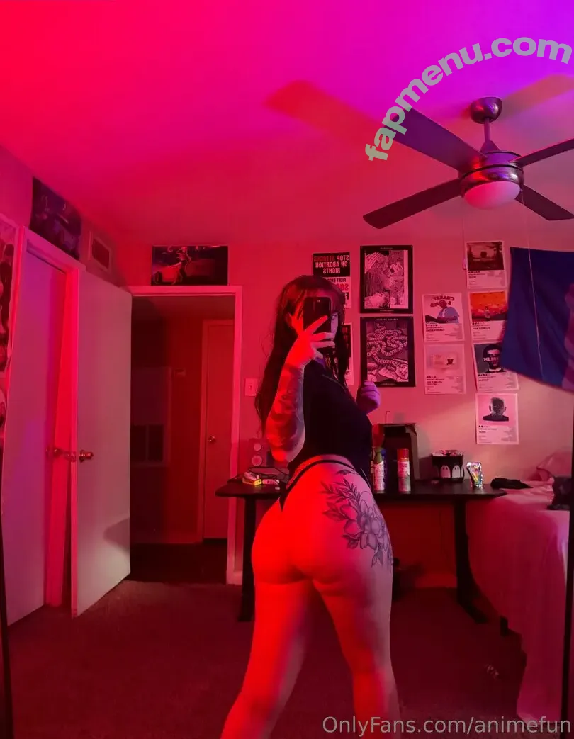 waifukrissylol nude photo #0033 (waifukrissyxoxo)