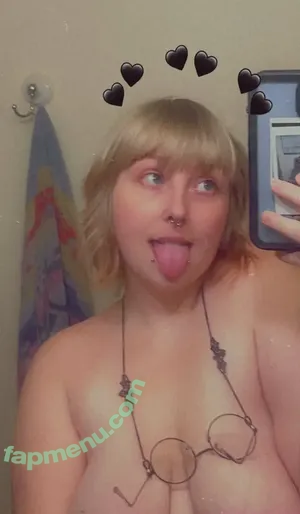 wakean-bake / wakenbakemusic nude photo #0013
