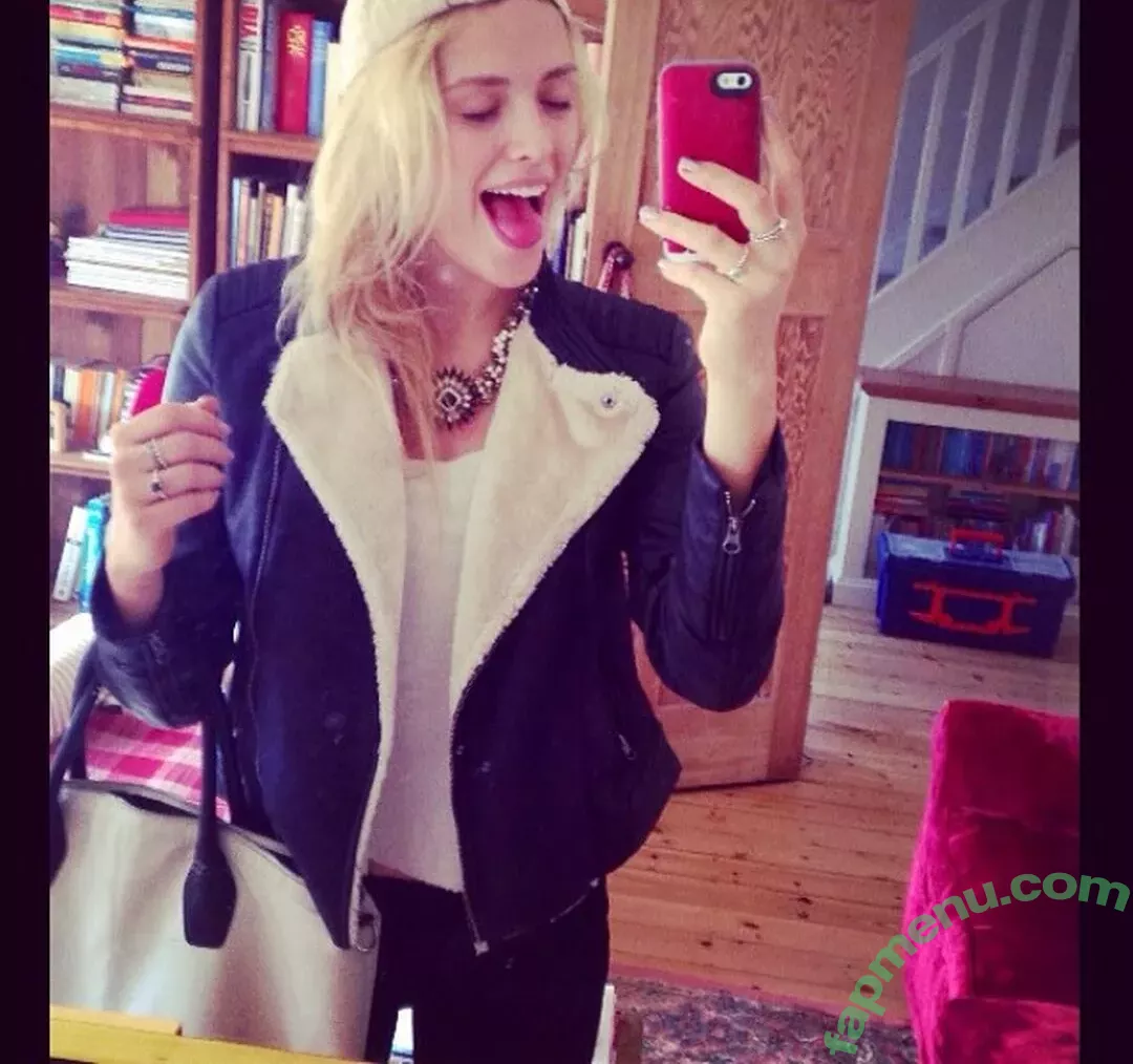 Wallis Day nude photo #0084 (wallisday)