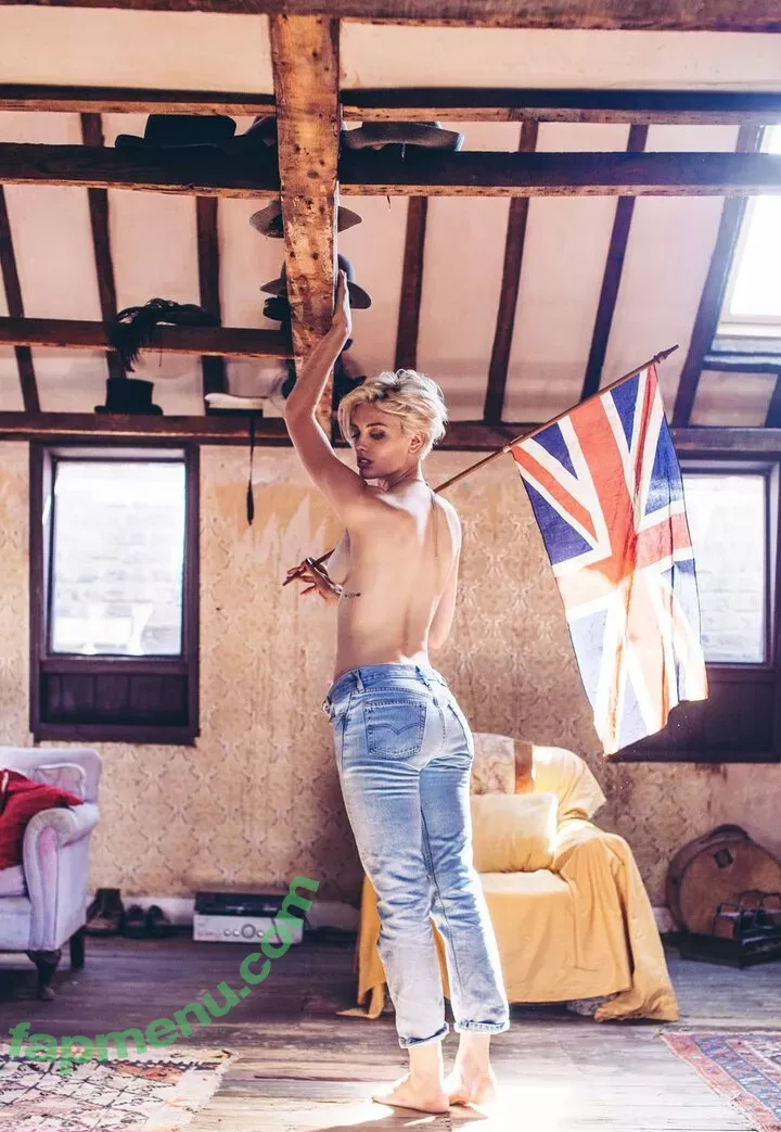 Wallis Day nude photo #0187 (wallisday)