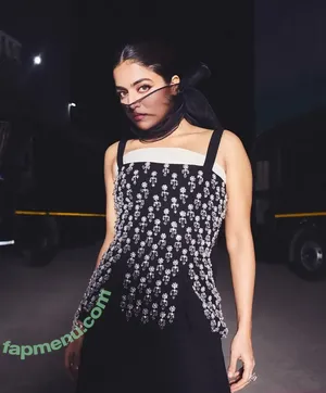 Wamiqa Gabbi / wamiqagabbi nude photo #0015