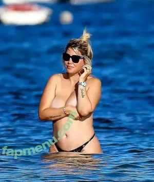 Wanda Nara / Icardi / wanda_nara nude photo #0997