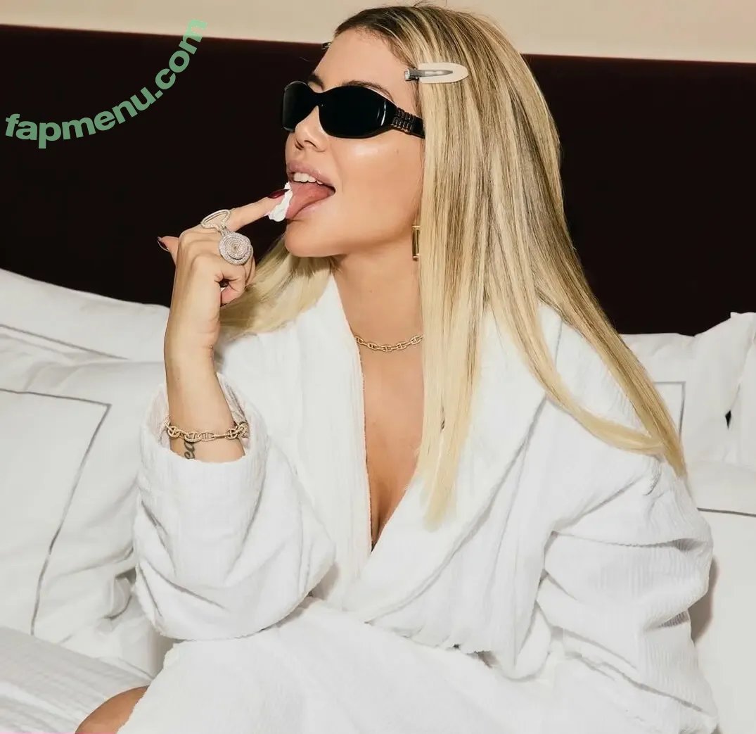 Wanda Nara nude photo #1270 (Icardi / badbitchwan / wanda_nara)