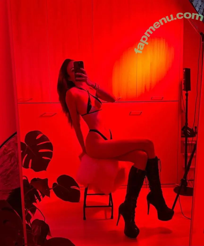 Wanderlustluca nude photo #0415 (Wanderlustluca)