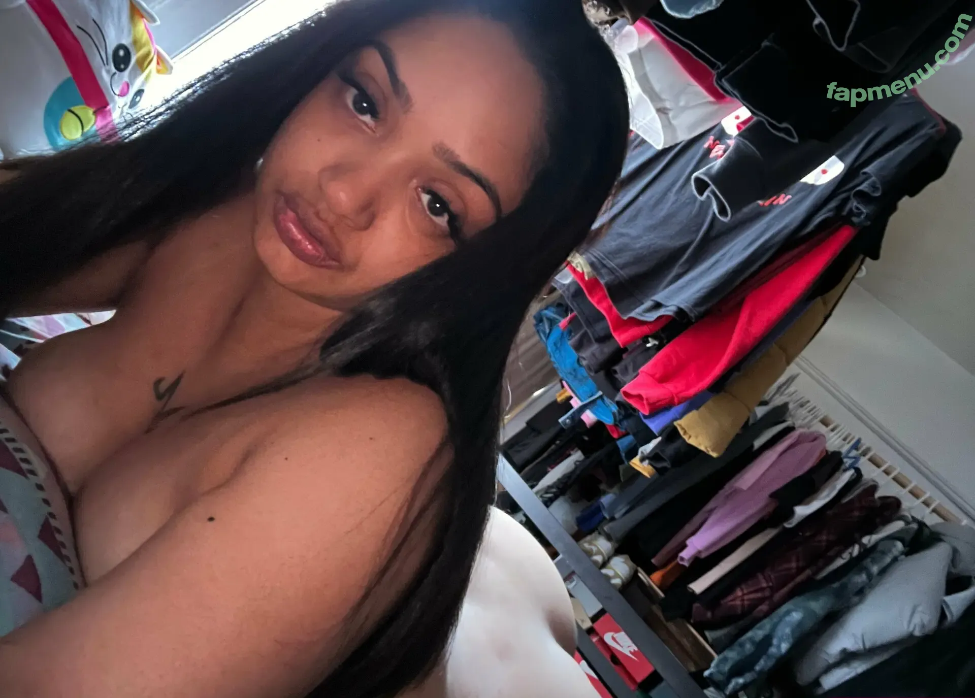 Wapvic nude photo #0014 (hellovicco)