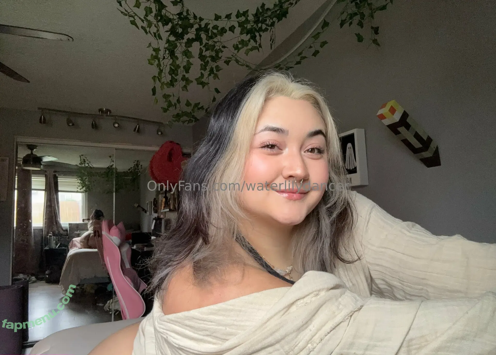 waterlilydancer nude photo #0004 (michaelhajzer)