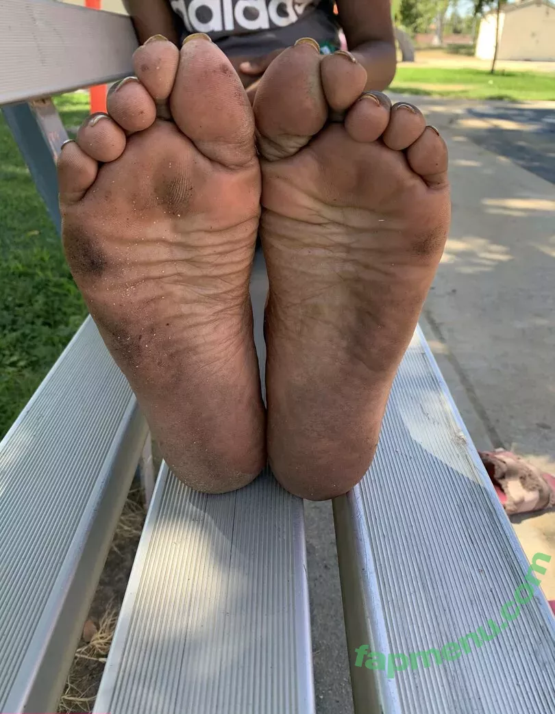 waveysolezz nude photo #0041 (wavey.soles)