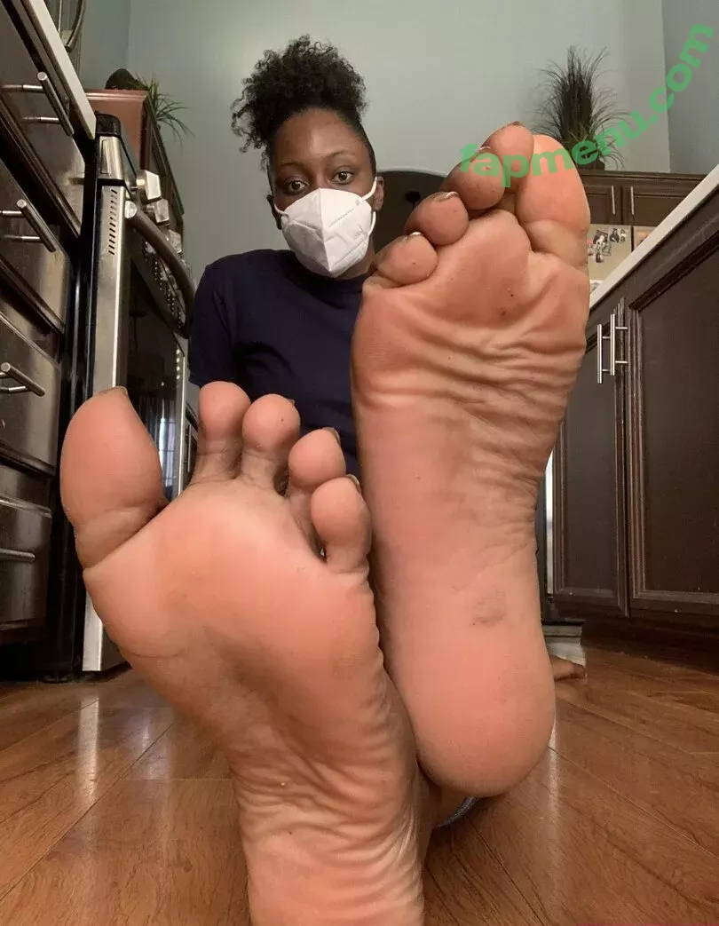 waveysolezz nude photo #0048 (wavey.soles)