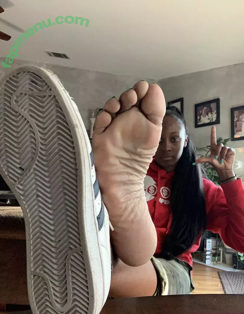 waveysolezz nude photo #0063 (wavey.soles)