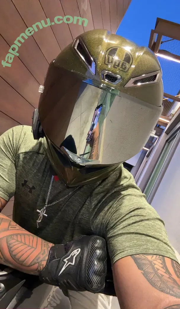 wawa.moto nude photo #0010 (wawa.moto.r1)