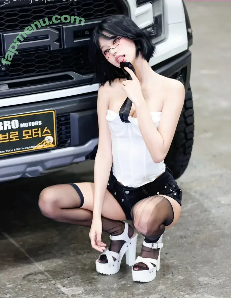 we8136 nude photo #0089 (suri_s2_ / 최솜이)