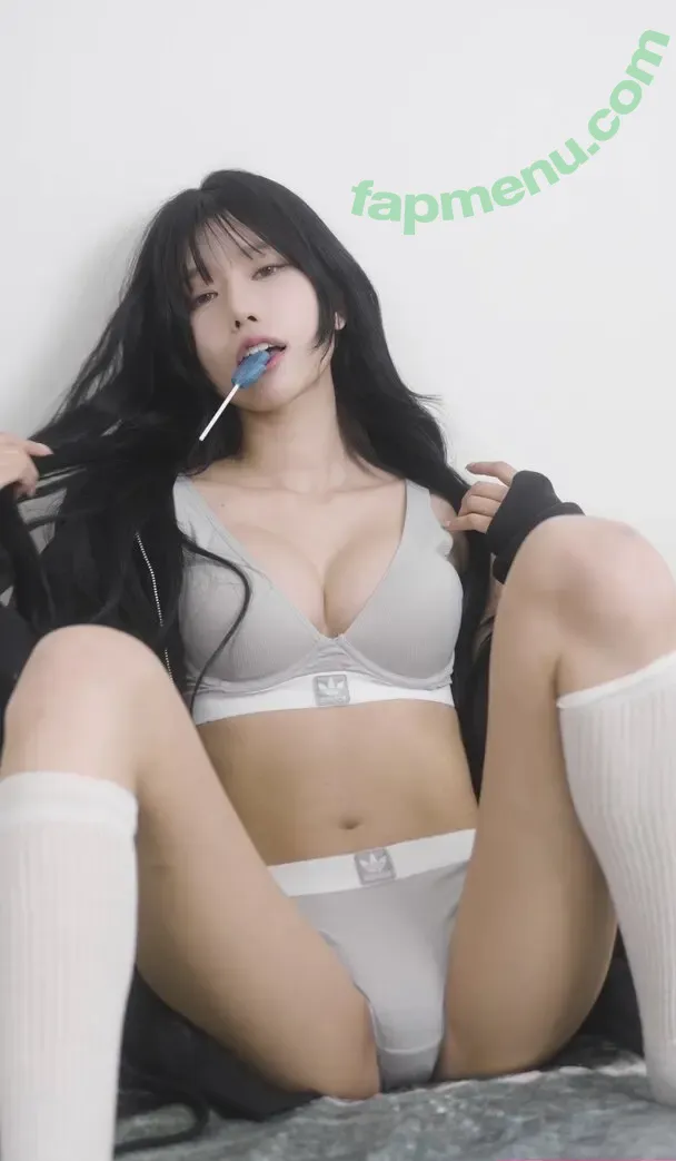 we8136 nude photo #0128 (suri_s2_ / 최솜이)