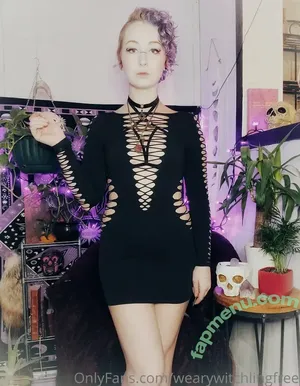 wearywitchlingfree / seasonal_witch nude photo #0006