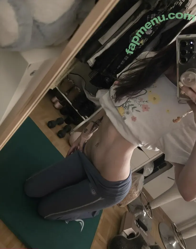 weeniestwee nude photo #0005 (deetofficial)