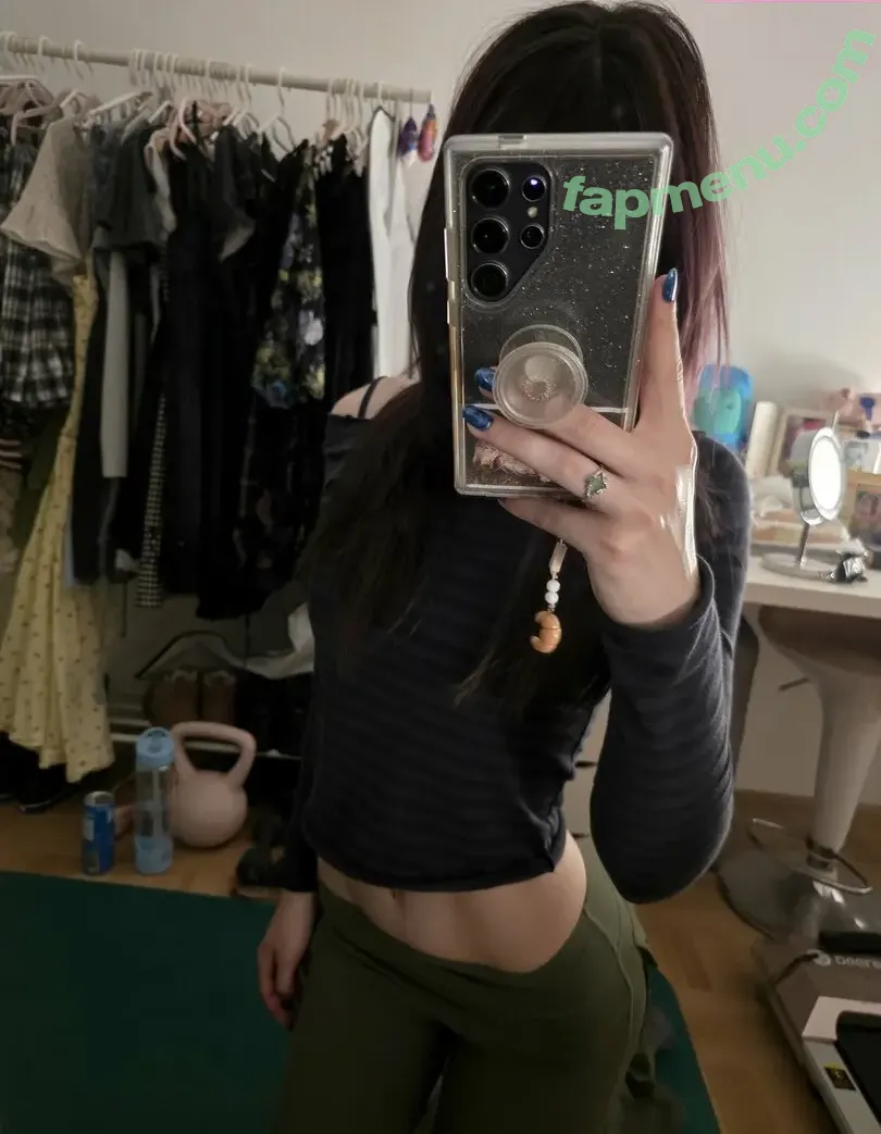 weeniestwee nude photo #0046 (deetofficial)