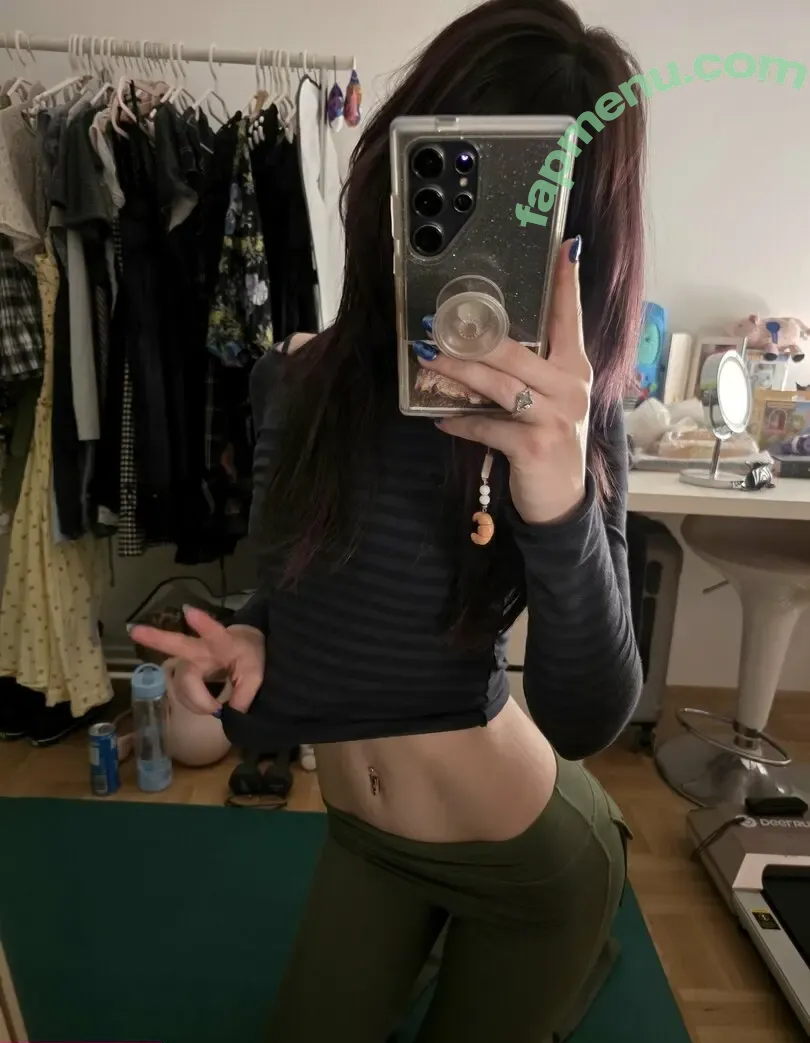 weeniestwee nude photo #0047 (deetofficial)