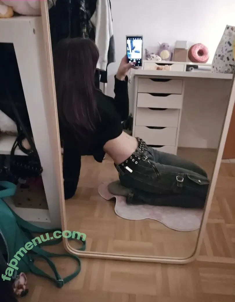 weeniestwee nude photo #0077 (deetofficial)