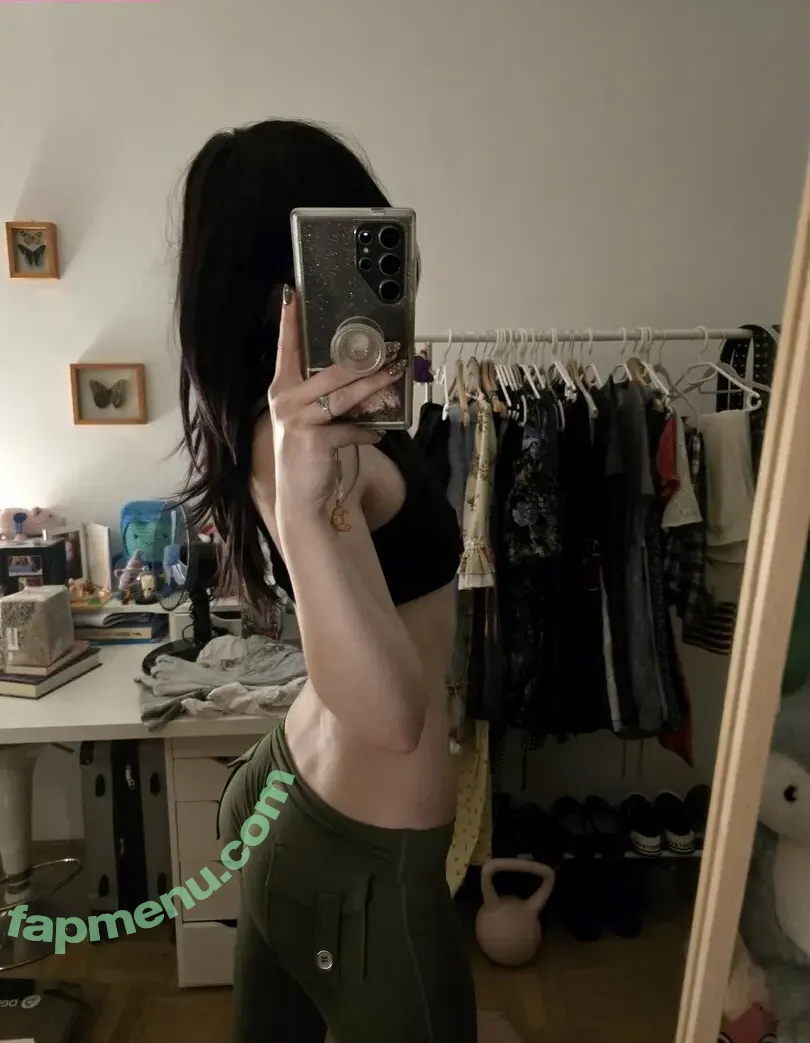 weeniestwee nude photo #0104 (deetofficial)