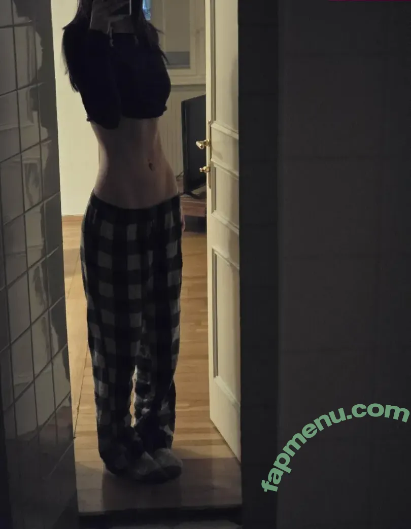 weeniestwee nude photo #0107 (deetofficial)