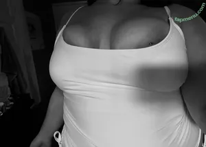Weezy Weezyouttaherea / weezyouttaahere nude photo #0008