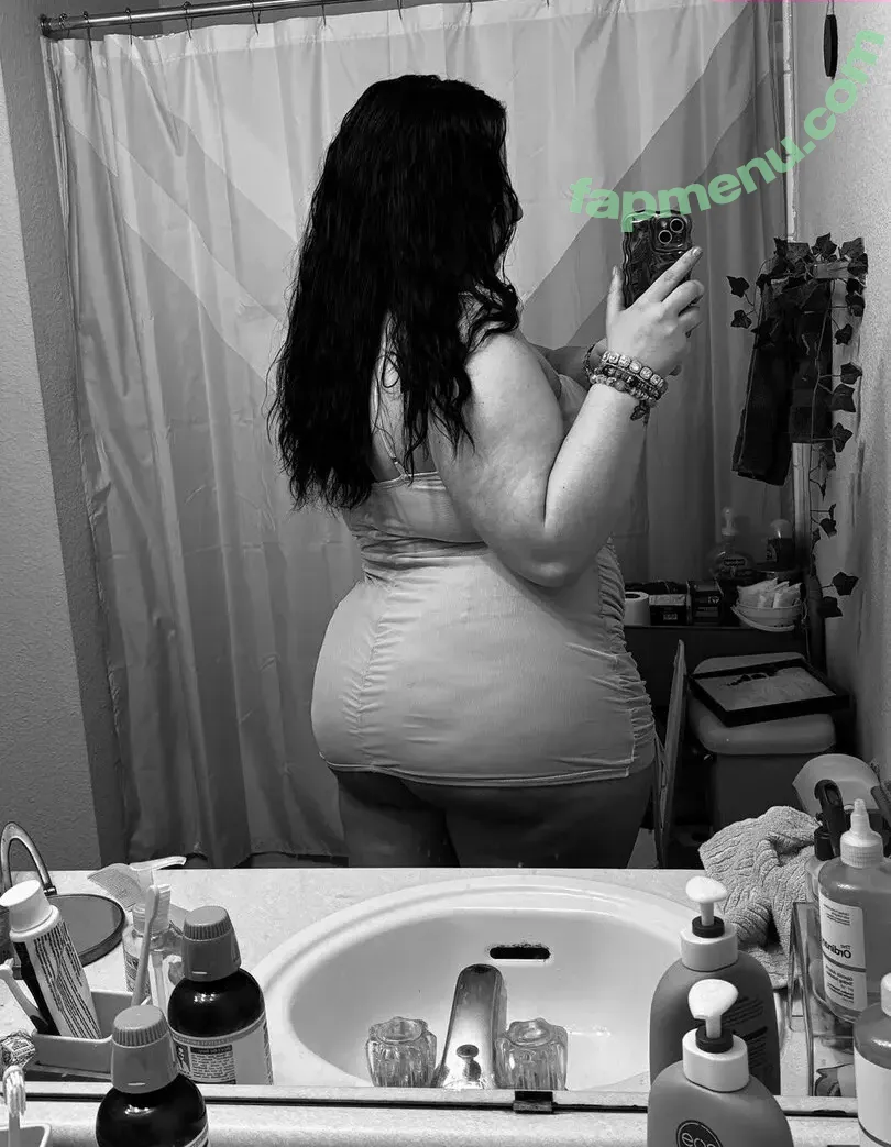 Weezy Weezyouttaherea nude photo #0003 (weezyouttaahere)