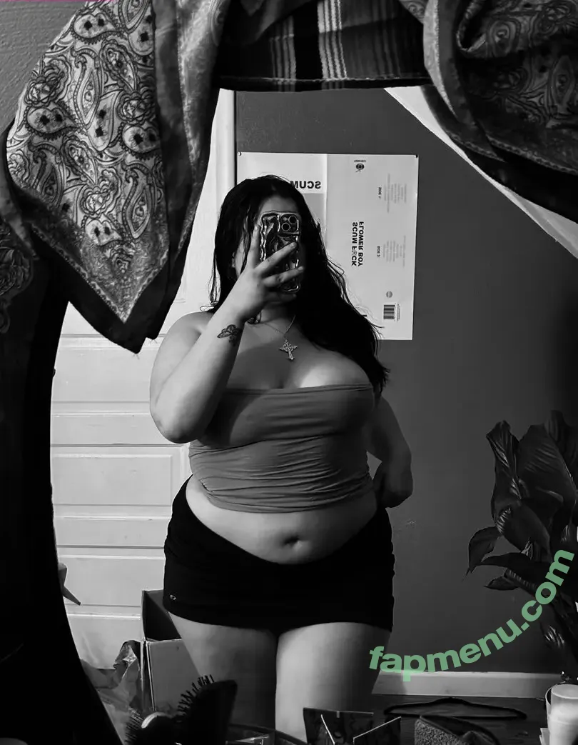 Weezy Weezyouttaherea nude photo #0013 (weezyouttaahere)