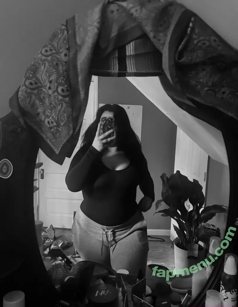 Weezy Weezyouttaherea nude photo #0014 (weezyouttaahere)
