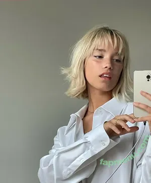 wellbeingwithabigail / Abigail St. John nude photo #0346