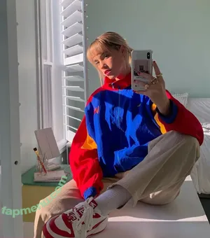 wellbeingwithabigail / Abigail St. John nude photo #0390