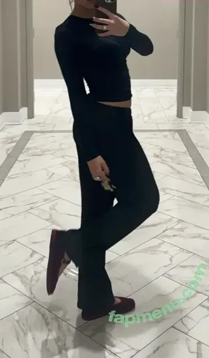 wellbeingwithabigail / Abigail St. John nude photo #0469