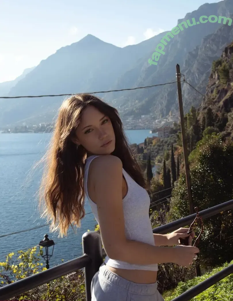 wellbeingwithabigail nude photo #0475 (Abigail St. John)