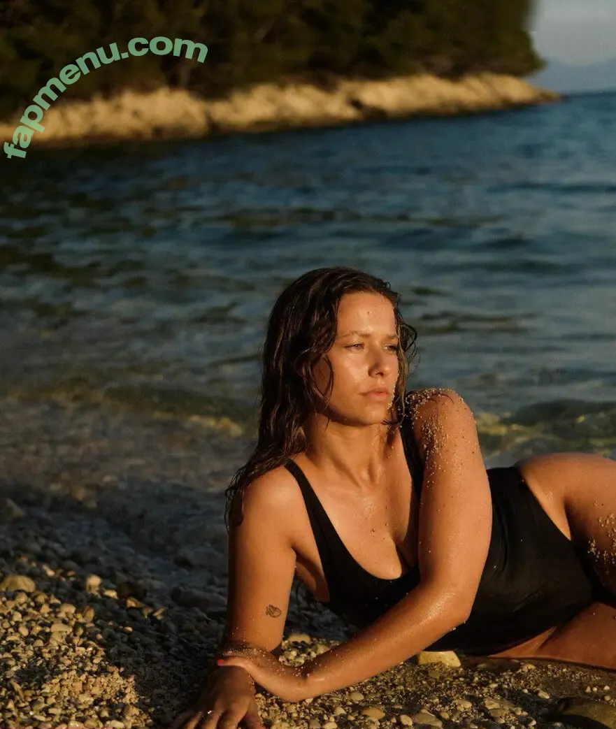 Wer ist sie ? nude photo #0145 (sorrygirlss_ / throatgoatsell)