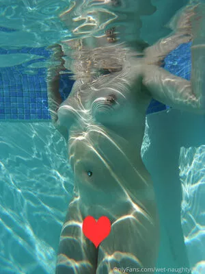 wet-naughty-kitty / suminniebaek nude photo #0162