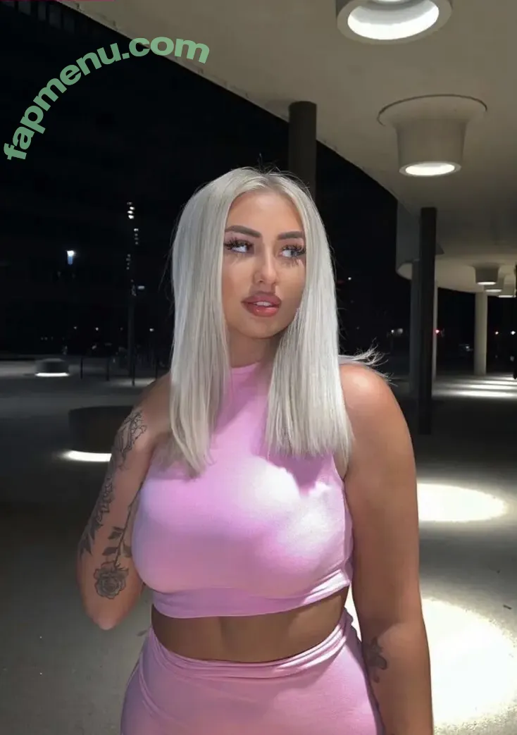 Weweskaa nude photo #0011 (Weweskaa)