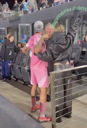 Whaletail Catches / popular nude photo #0038