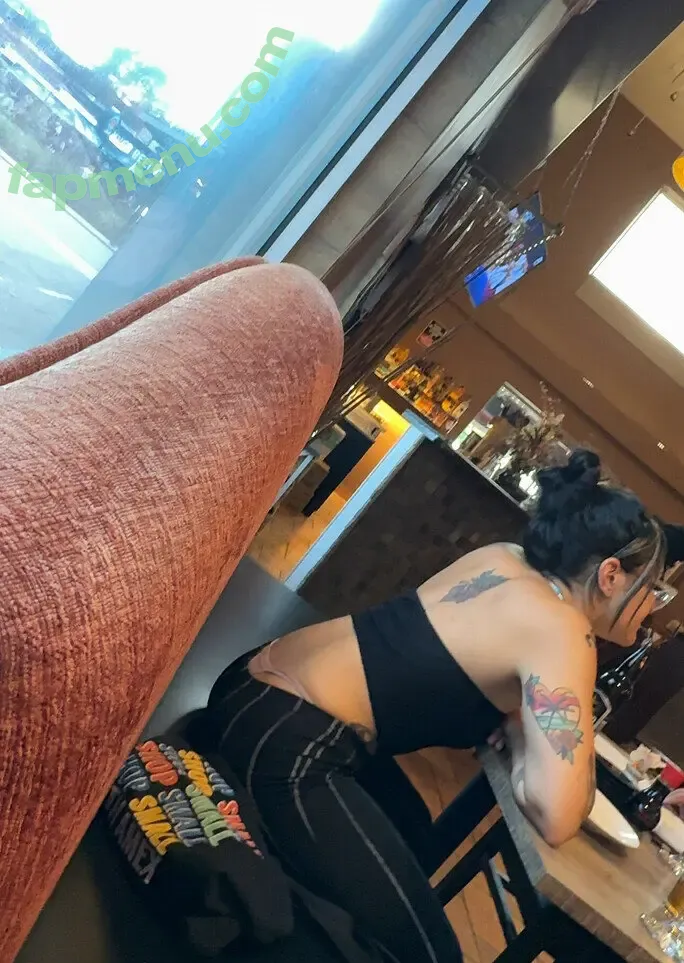 Whaletail Catches nude photo #0005 (Whaletail Catches)