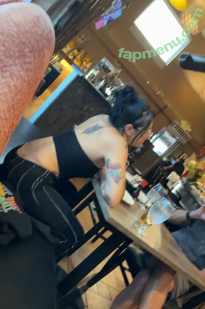 Whaletail Catches nude photo #0012 (Whaletail Catches)