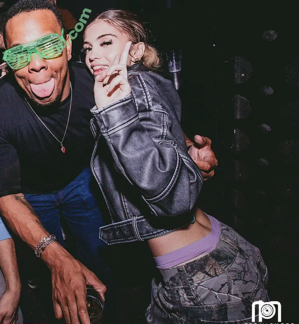 Whaletail Catches nude photo #0036 (popular)